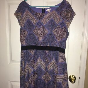 Scoop-neck patterned dress